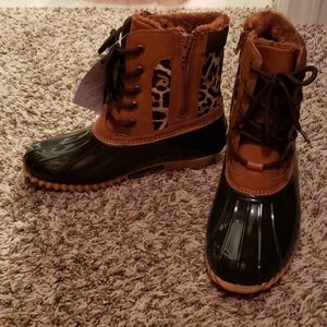 NWT totes duck boots. 7